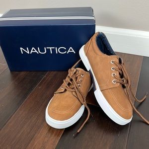 NWT Nautica size 1 boys shoes